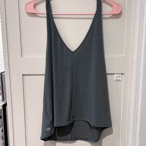 NWT GapFit Breathe V-Neck Tank